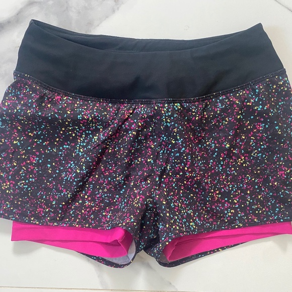 Exercise shorts - Picture 1 of 6